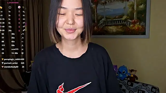 PeachyNoirra online show from June 12, 2026, 5:01 pm