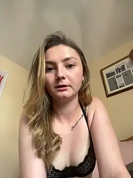 ChloeRaexox online show from June 20, 2026, 4:10 pm
