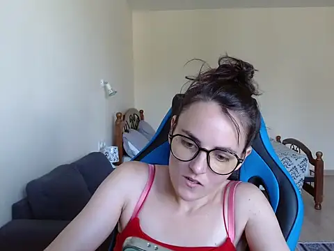 OliviaTheS online show from June 28, 2026, 10:21 am