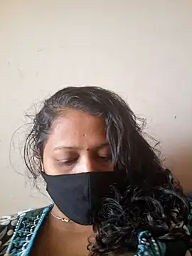 Snapshot of vandana-love chatting on June 24, 2026, 9:52 am vandana-love online show from June 24, 2026, 9:52 am