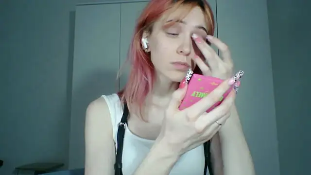 Snapshot of KayleneWesterberg chatting on June 30, 2026, 2:07 pm KayleneWesterberg online show from June 30, 2026, 2:07 pm