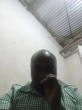 Snapshot of Hunky-Zee chatting on June 12, 2026, 2:49 pm Hunky-Zee online show from June 12, 2026, 2:49 pm