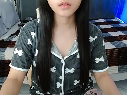 xsavanah01 online show from July 27, 2026, 4:36 pm