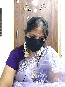 Snapshot of Tamil_white_beauty chatting on July 20, 2026, 8:28 am Tamil white beauty online show from July 20, 2026, 8:28 am