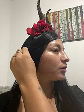 SAKURA AKEMI online show from July 7, 2026, 3:20 am