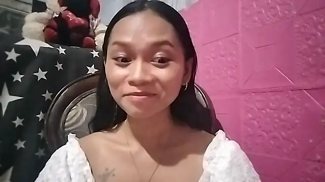 LonaSilvan online show from June 15, 2026, 1:57 pm