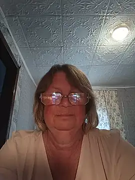 MilashkaCutie50 online show from July 13, 2026, 3:53 am