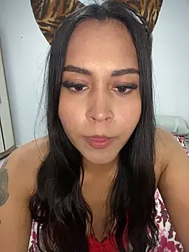 Luisamorena online show from July 7, 2026, 9:52 pm