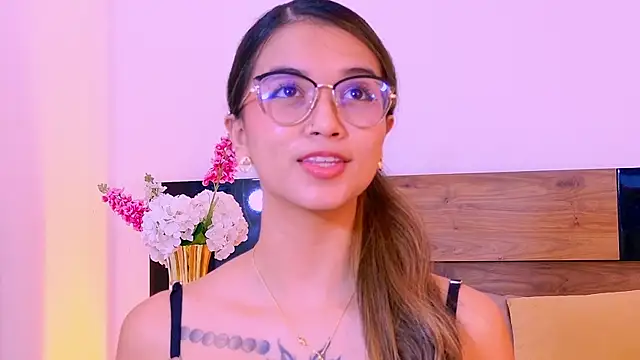 CassieMills online show from July 28, 2026, 5:01 pm