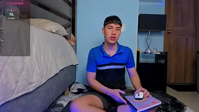 Angel  TheKing online show from August 5, 2026, 2:03 am