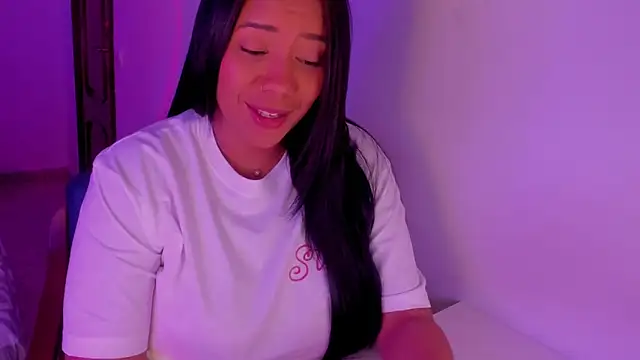 NicolePasqualott online show from February 4, 2026, 8:36 pm