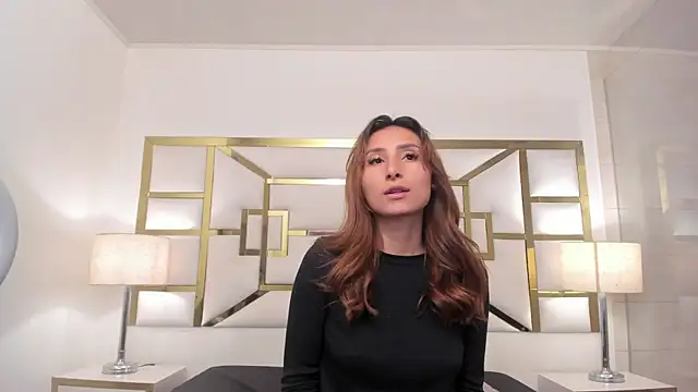 VivieneLuxe online show from July 29, 2026, 7:39 am