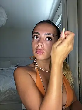Harrietbronzex online show from June 26, 2026, 11:36 am