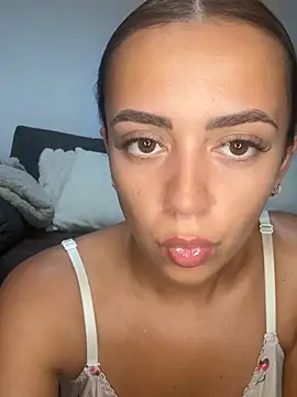 Harrietbronzex online show from July 23, 2026, 1:20 pm