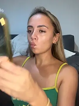 Harrietbronzex online show from August 1, 2026, 3:33 pm