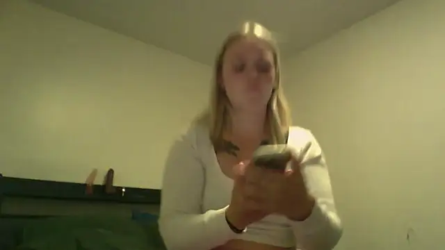 Snapshot of Skylarbaby99 chatting on July 25, 2026, 1:47 am Skylarbaby99 online show from July 25, 2026, 1:47 am