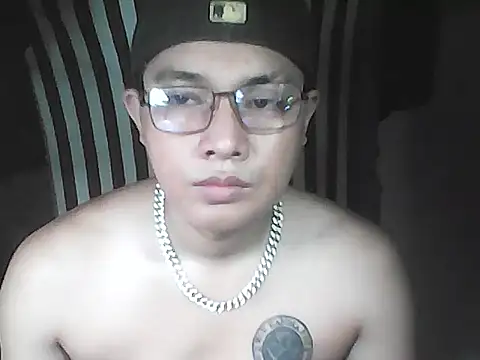 PRIMOLOVEXX online show from June 18, 2026, 5:19 am