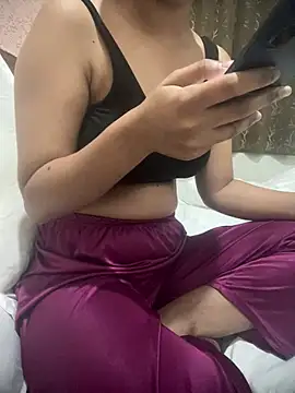 Kyaara sexy6 online show from July 8, 2026, 6:45 pm
