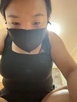 xiaomaomi066 online show from June 20, 2026, 12:58 am