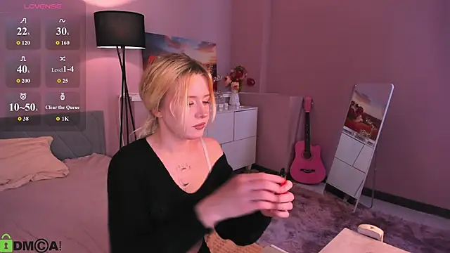 kikipeach online show from July 14, 2026, 12:22 pm