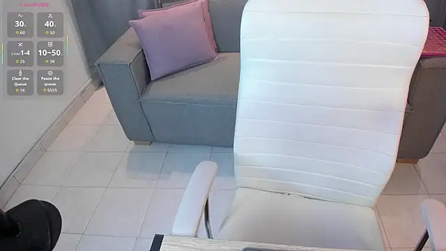 Snapshot of Nayla_Luxe chatting on July 2, 2026, 12:11 pm Nayla Luxe online show from July 2, 2026, 12:11 pm