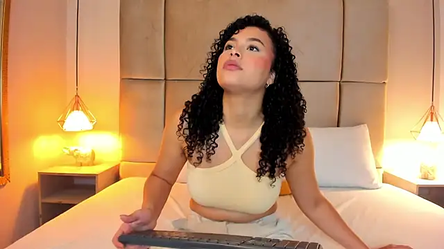 Snapshot of jadetorres_ chatting on July 30, 2026, 8:19 pm jadetorres online show from July 30, 2026, 8:19 pm