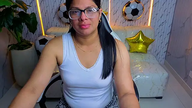 Snapshot of sarah_bay_tx chatting on June 19, 2026, 9:18 pm sarah bay tx online show from June 19, 2026, 9:18 pm
