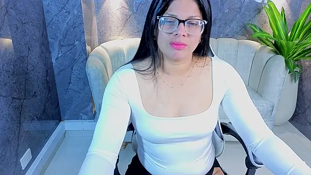 Snapshot of sarah_bay_tx chatting on July 8, 2026, 7:51 pm sarah bay tx online show from July 8, 2026, 7:51 pm