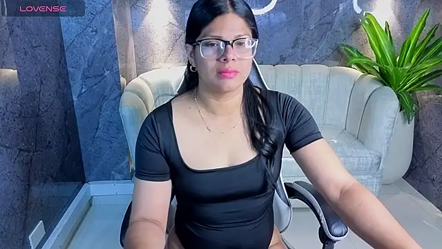 Snapshot of sarah_bay_tx chatting on July 18, 2026, 7:50 pm sarah bay tx online show from July 18, 2026, 7:50 pm