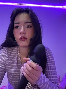 KimYunaa online show from July 16, 2026, 6:47 pm