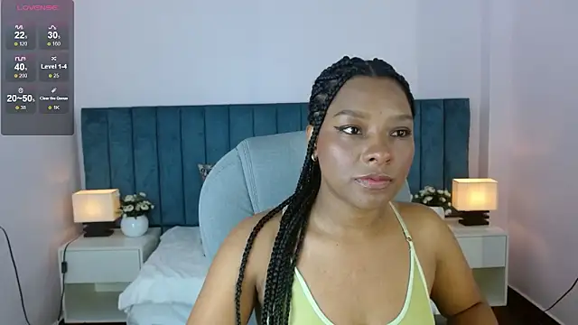 Snapshot of Val_naughty chatting on June 17, 2026, 5:32 am Val naughty online show from June 17, 2026, 5:32 am