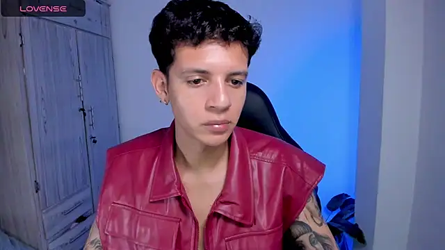 tylerrnova online show from June 18, 2026, 4:24 am