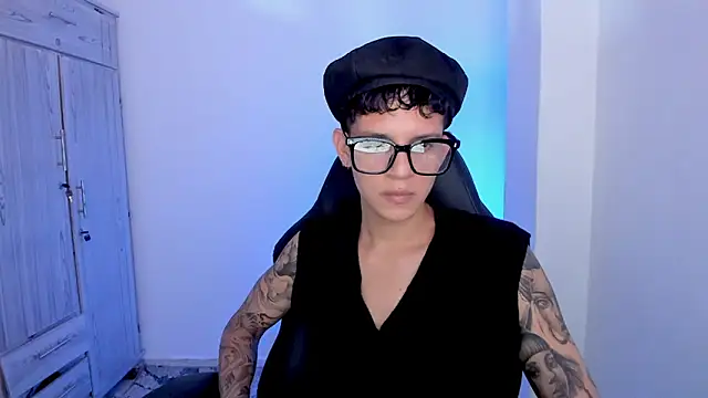 tylerrnova online show from July 4, 2026, 3:56 am