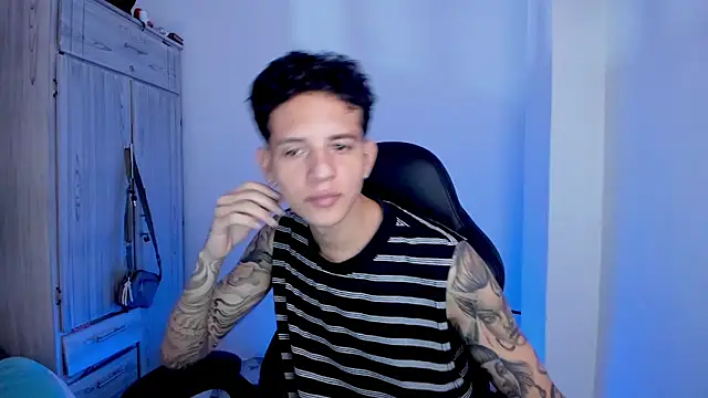 tylerrnova online show from August 7, 2026, 3:19 am