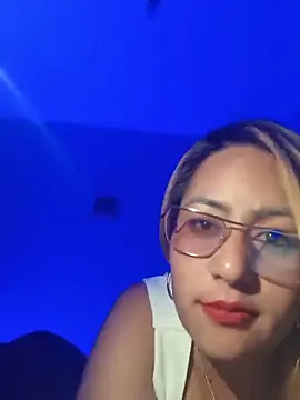 Chikyardiente2068 online show from June 19, 2026, 1:32 am