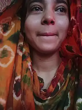 Snapshot of Simran_143 chatting on July 14, 2026, 3:55 am Simran 143 online show from July 14, 2026, 3:55 am