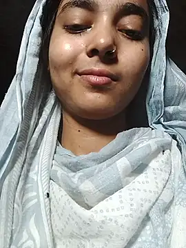Snapshot of Simran_143 chatting on July 30, 2026, 5:23 pm Simran 143 online show from July 30, 2026, 5:23 pm