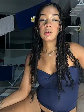 lilly safadinha online show from July 7, 2026, 10:47 pm