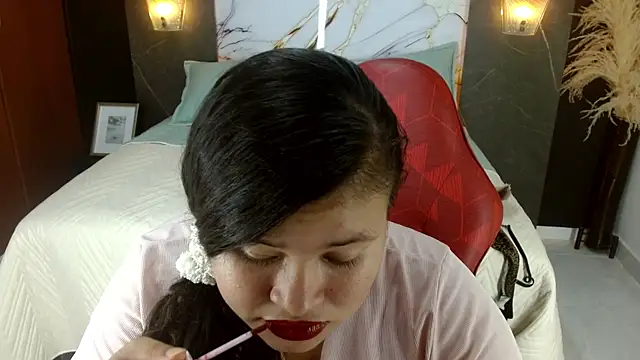 Snapshot of KellyShibary chatting on August 1, 2026, 7:35 pm KellyShibary online show from August 1, 2026, 7:35 pm