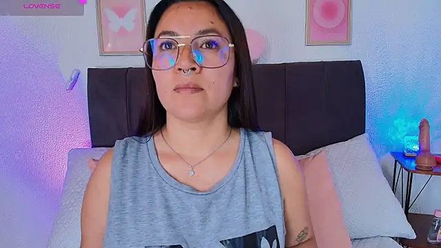 Snapshot of samm_curvy chatting on July 1, 2026, 7:35 pm samm curvy online show from July 1, 2026, 7:35 pm