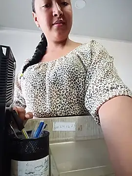 HeLiSa69ebony online show from July 7, 2026, 11:36 am