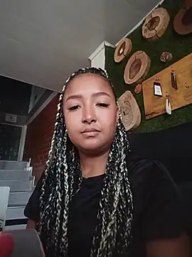 HeLiSa69ebony online show from July 16, 2026, 8:37 pm