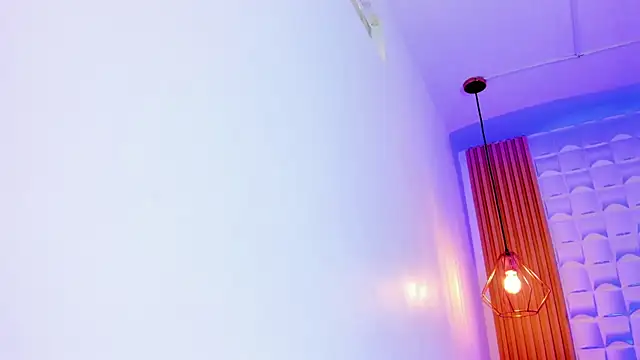 Snapshot of Valeryuzman_ chatting on June 23, 2026, 6:39 pm Valeryuzman online show from June 23, 2026, 6:39 pm