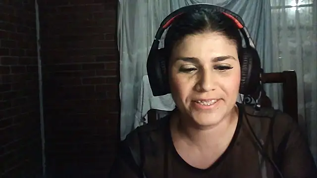 CarolinaMoretti online show from July 14, 2026, 3:55 am