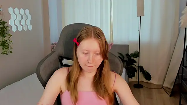 LiliTiny online show from August 2, 2026, 10:14 am