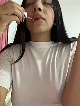 cherry skinnyy  online show from June 26, 2026, 1:10 am