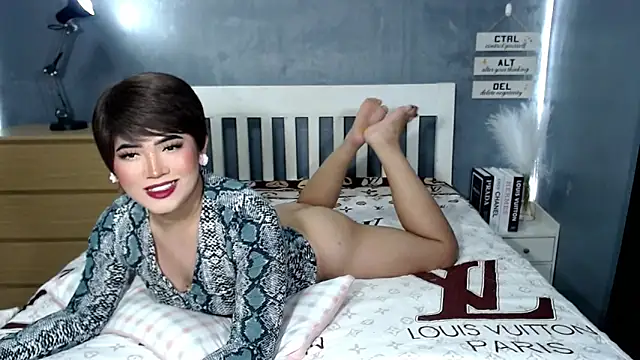 STUCK on YOU  online show from October 5, 2025, 8:29 pm