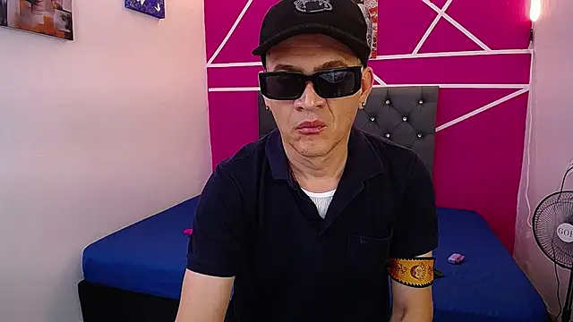 Cesirry  online show from July 16, 2026, 7:20 pm