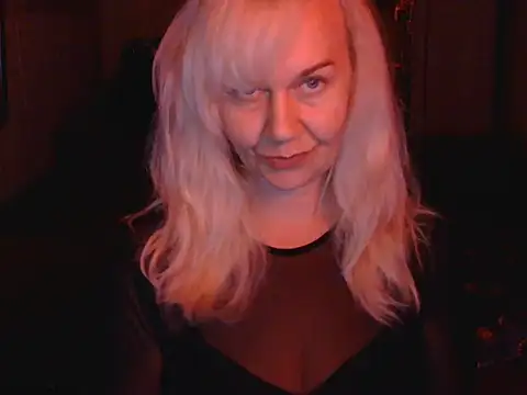 Ravelynni online show from July 26, 2026, 4:03 pm