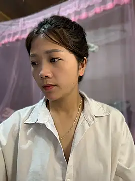 Snapshot of hhanni06 chatting on June 29, 2026, 1:00 pm hhanni06 online show from June 29, 2026, 1:00 pm